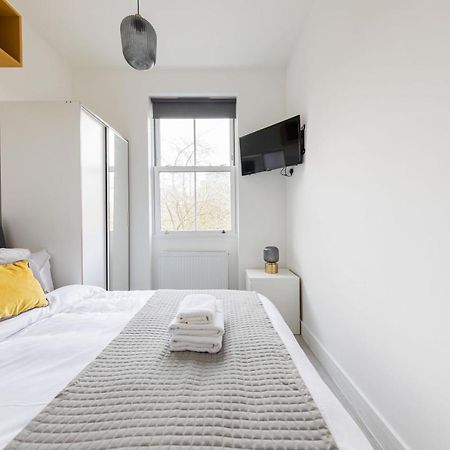 Cozy Ensuite Bedroom For Two Near Tufnell Park Лондон Екстериор снимка